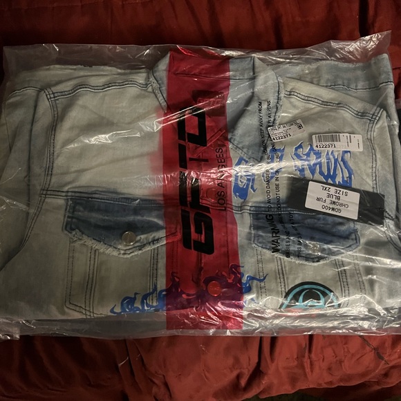 NWT!!! Mens “ Rock Star Status” denim jacket w/ stylish flame/ skull appliqués - Picture 5 of 5